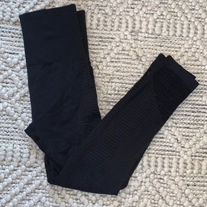 Seamless compression leggings